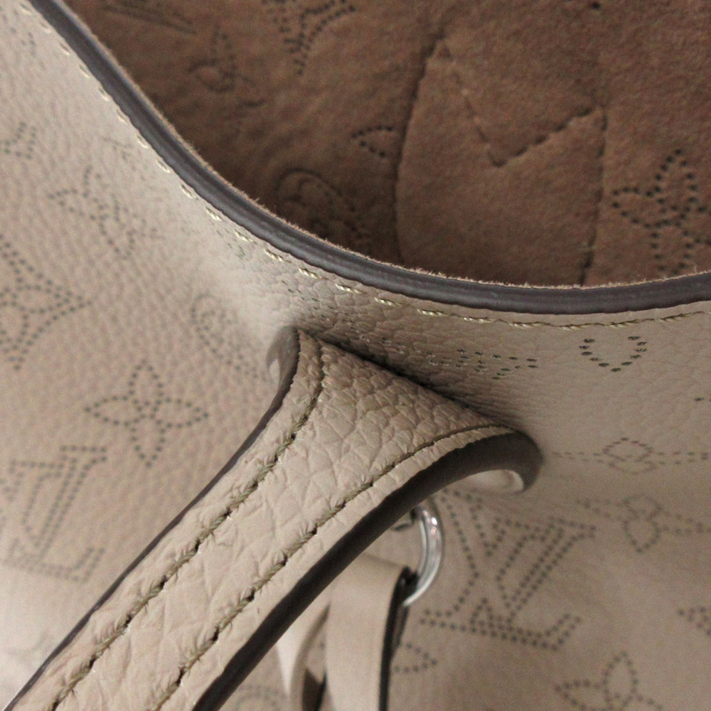 LOUIS VUITTON Monogram Mahina Blossom MM Satchel - Picture 8 of 12